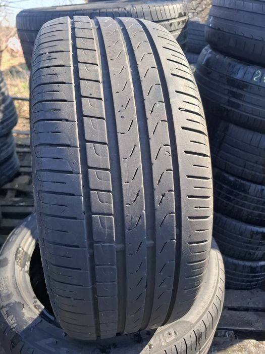 Vand 2  anvelope 235 45 18 pireli bune de vara
