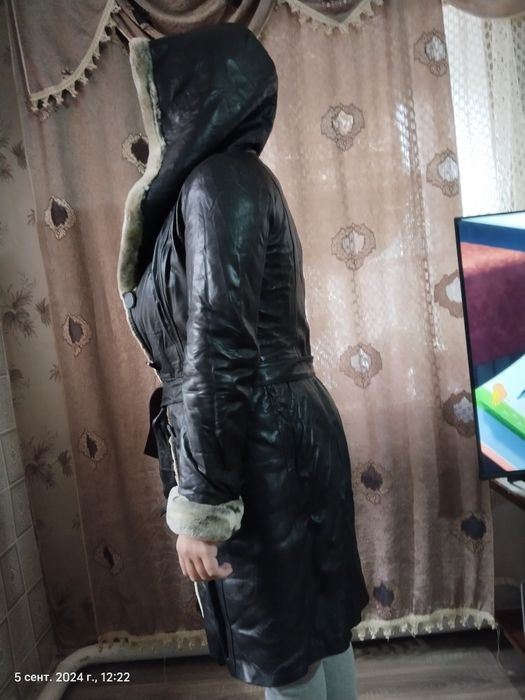 Продам дублёнку.почти новая одевала один раз.