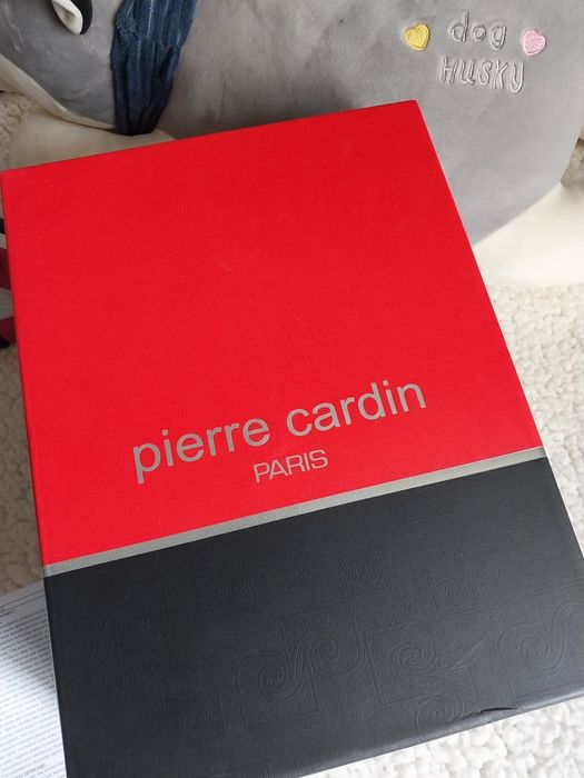 Шикарные брендовые кроссовки