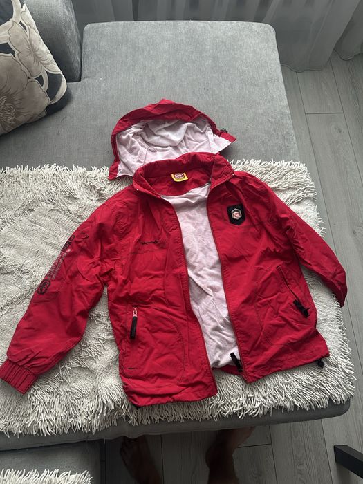 Продам детскую куртку ecko