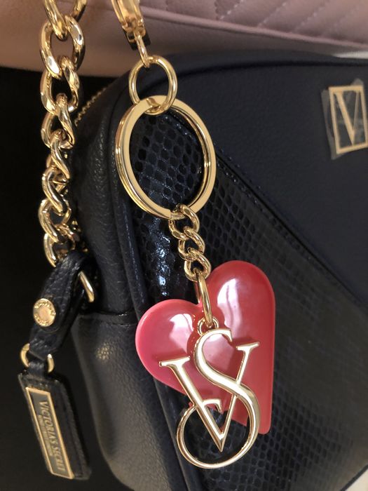 Accesoriu Victoria’s Secret, nou cu eticheta