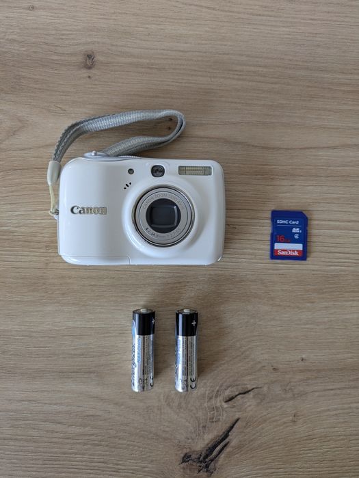 Canon PowerShot E1 - УНИКАЛНИ СНИМКИ Дигитален Фотоапарат в Отлично състояние