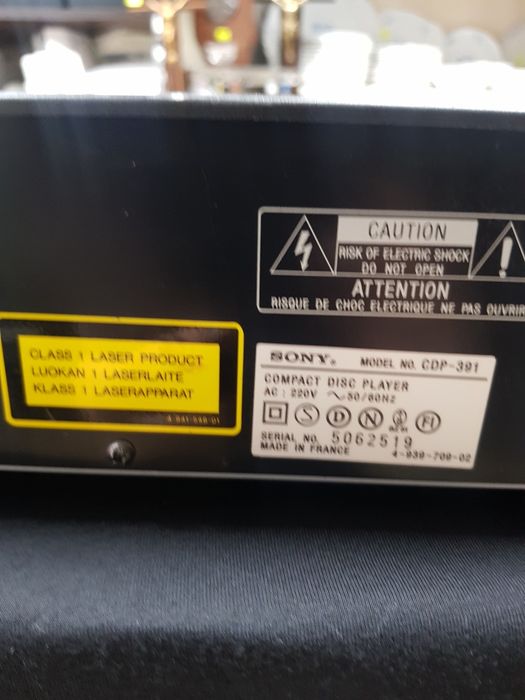 SONY COMPACT DISC PLAYER CDP-391 купена  от Франция