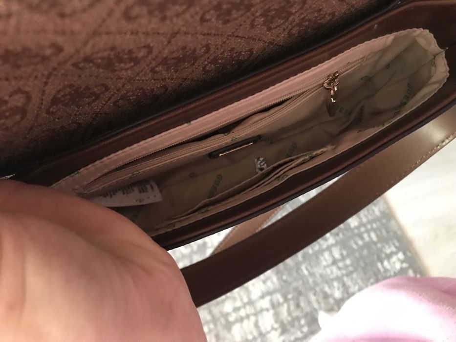 Дамска чанта Guess