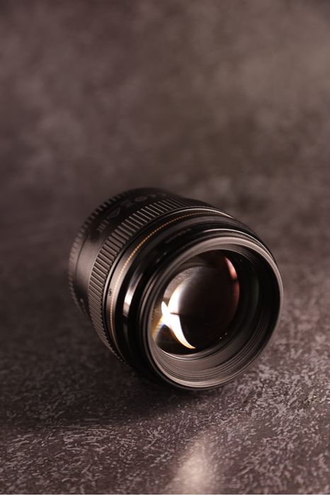 Canon ef 85 mm 1.8