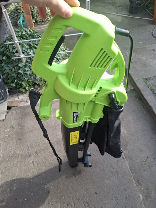 Suflanta frunze si aspirare cu sac
