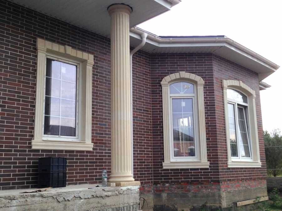 Pilastru, capitel , coloane