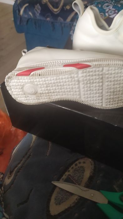 Кроссовки кожаные