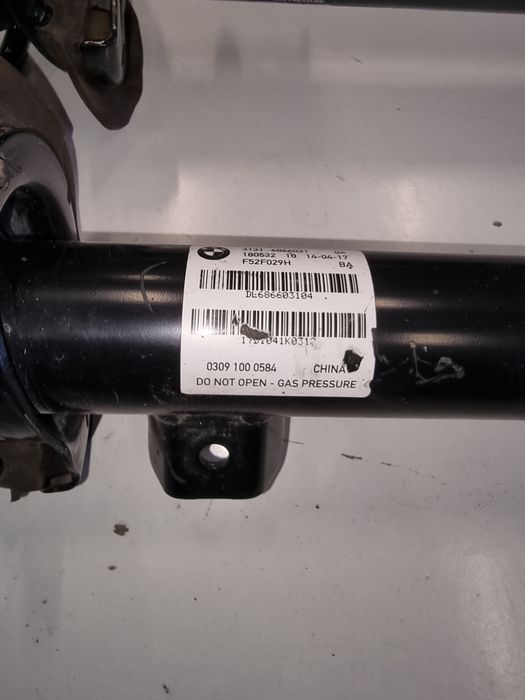 Amortizor fata BMW 1 F52 120i 125i stanga cod 6866031 dreapta 6866032