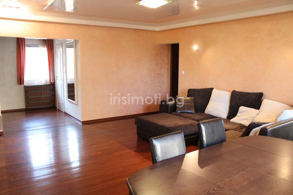 Дава се под наем Четиристаен апартамент в София, Изток - 147 кв.м за 1190 € - Снимка #2