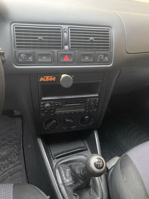 Volkswagen golf 4 - 1.6 cmc benzina, an 2003