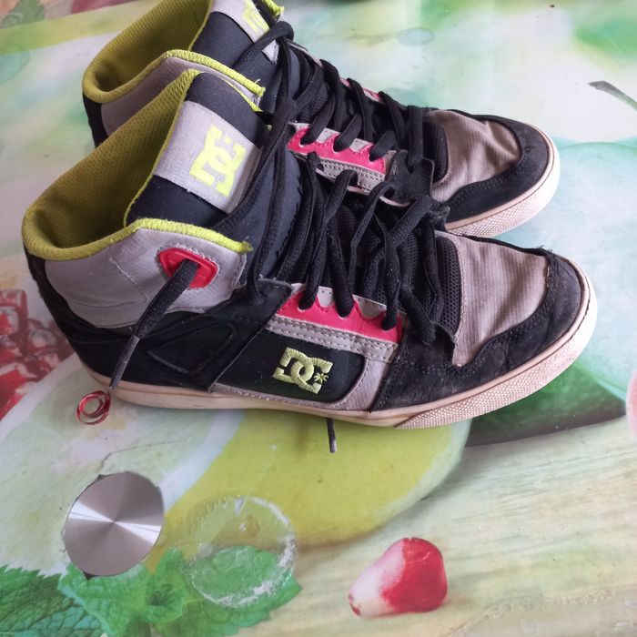 Продам джорданы подростковые