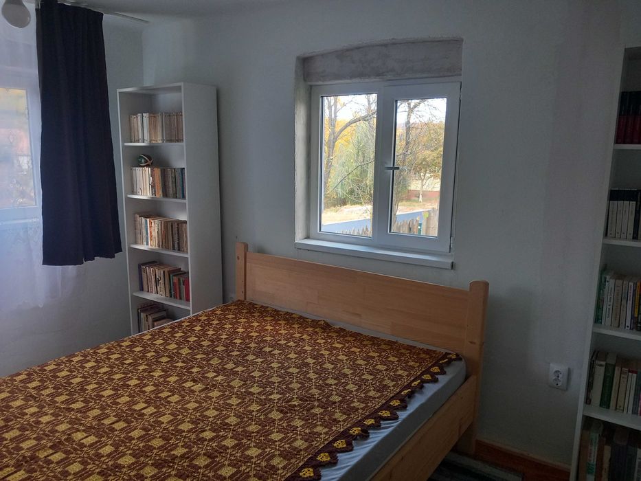 casa de vanzare Sorostin teren generos