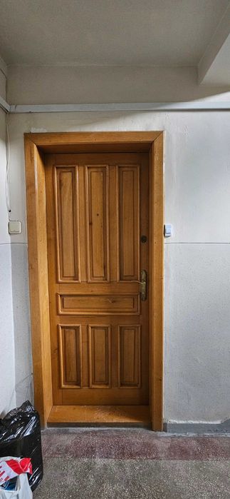 Usa de intrare de stejar