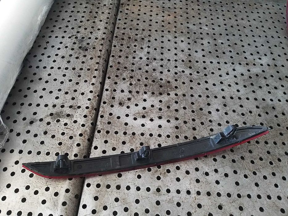 Catadioptru stanga bara spate vw golf 8 5h 5h0945105