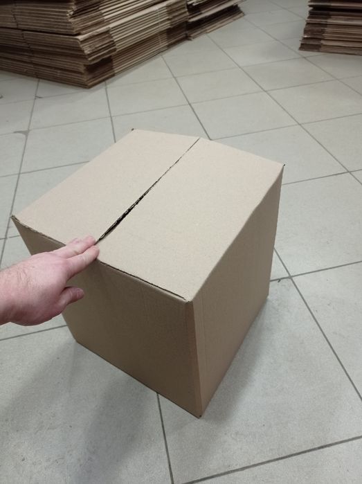 Картонная коробка средний размер