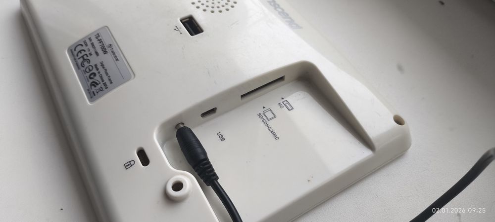 Фоторамка электронная Transcend TS-PF700W