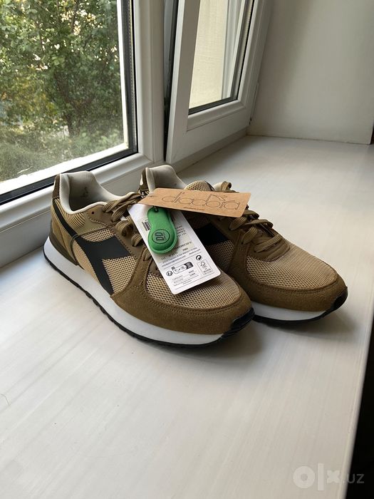 Кроссовки "DIADORA" НОВЫЕ, размер 42,5-43.