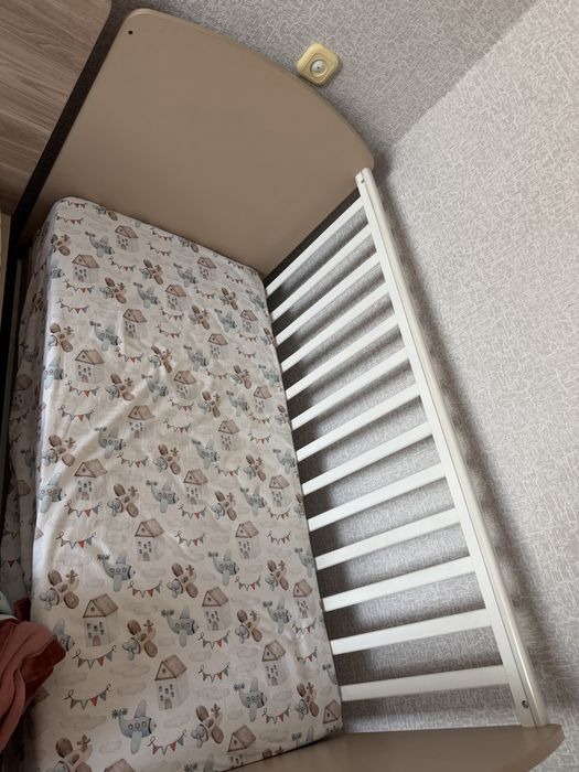 Детская кроватка