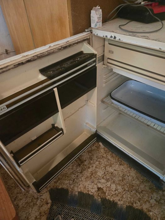 Хладилник AEG и Philips работещи отлично