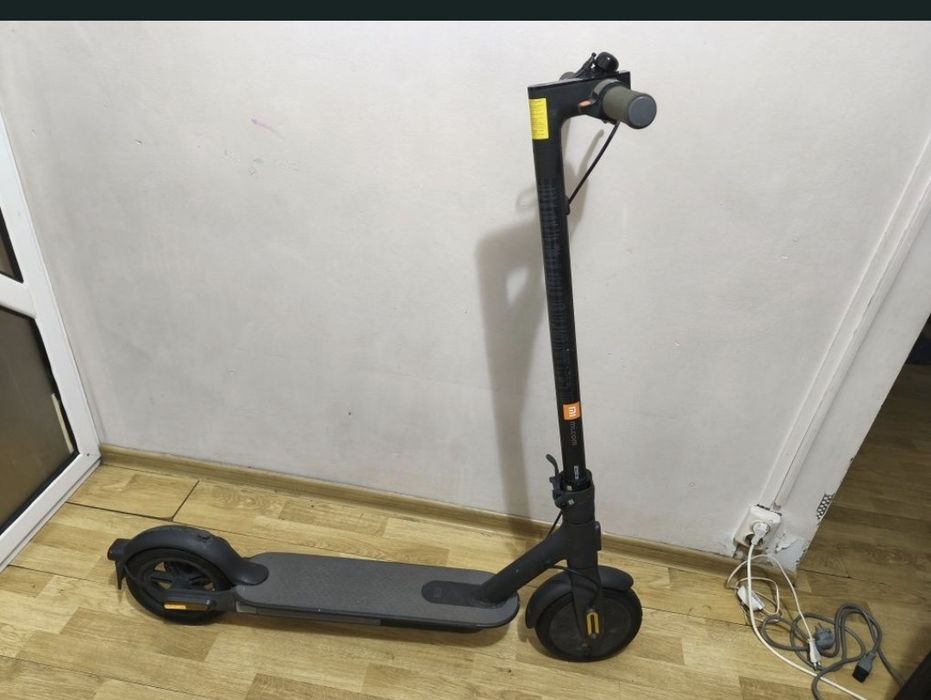 Trotineta electrica Xiaomi Mi, Scooter Essential