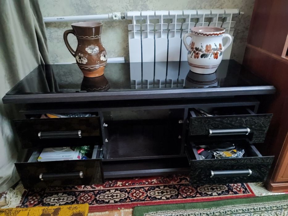 Подставка для телевизора