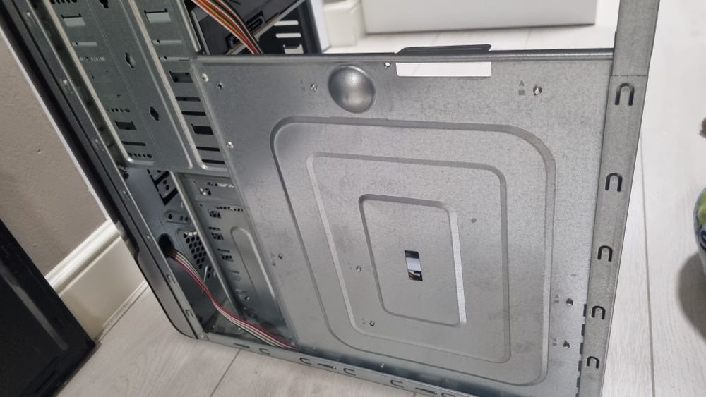 Корпус для ПК от HUNTKEY