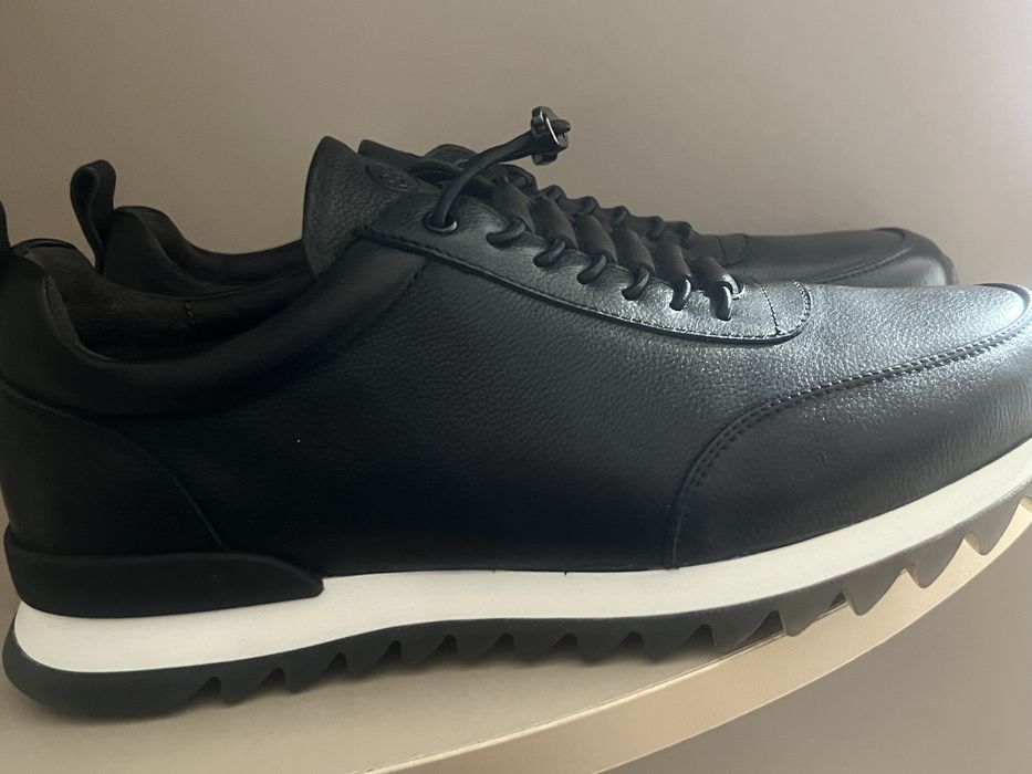 Обувь.  Кроссовки.