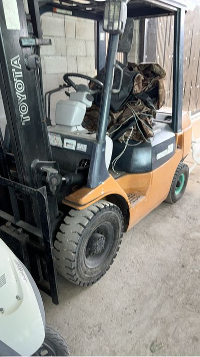 Продам вилочный погрузчик гп 2,5 тонн