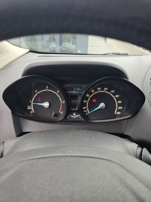 Ford Transit Courier - TVA deductibil