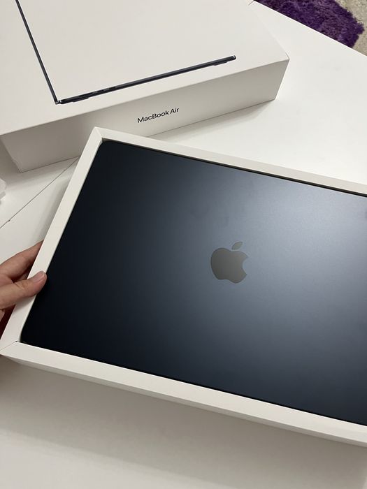 Macbook air 15, 2023.  (8ГБ) SSD 256