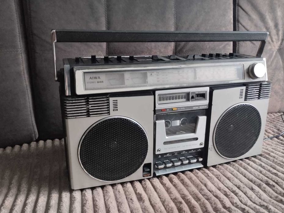 Японский кассетный магнитофон AIWA