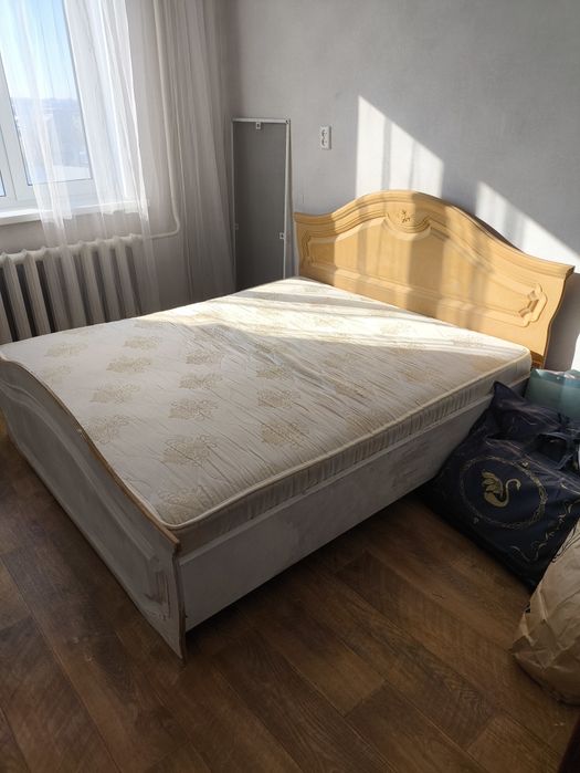 Двухспальная кровать