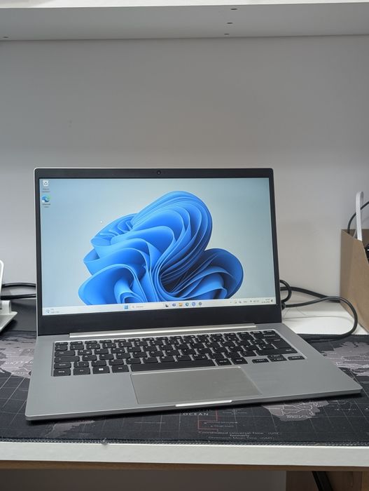 Samaung Book 2 Go cu cartela SIM