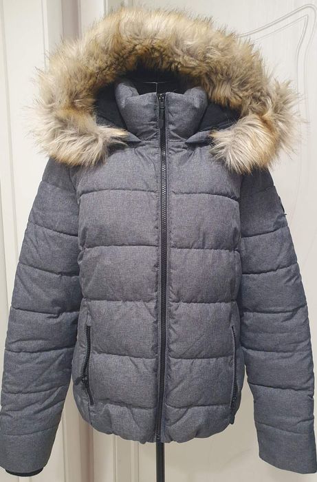 Дамско зимно яке с качулка М