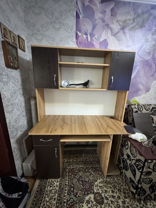 Продаю компьютерный стол