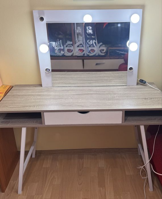 Set masa si oglinda profesionala