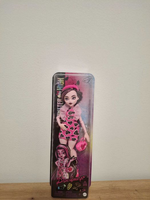 Vand papusa originala Monster High -Draculaura