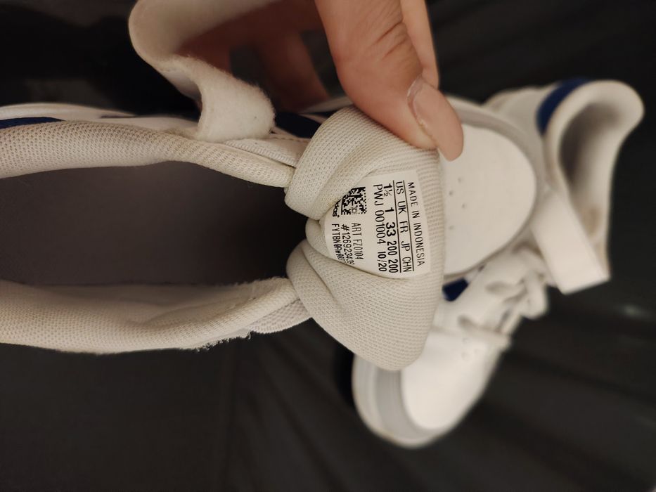Adidași Adidas originali piele naturală nr 33 impecabili