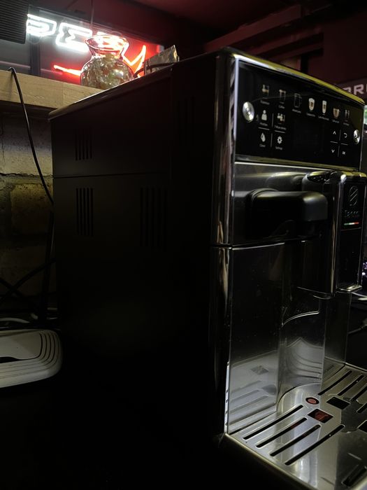 Кофемашинка Delonghi