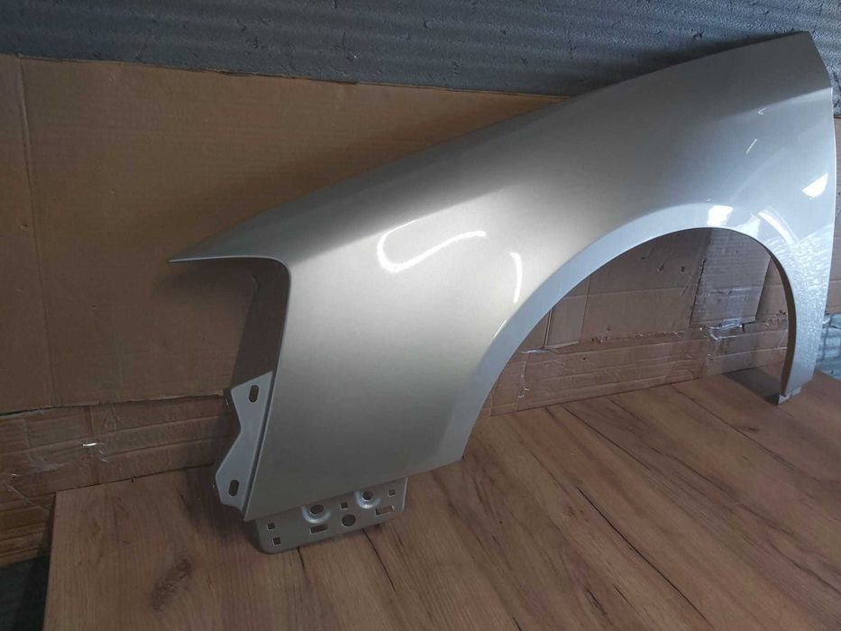 Aripa Fata Stanga VW Passat B6 An 2005-2011 (LD1W (Auriu))