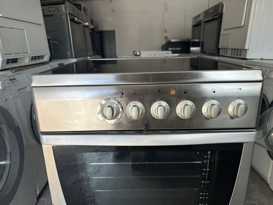 Печка +гаранция 1 година.  Gorenje, конвекця, керамичен плот. Безплатна доставка за София