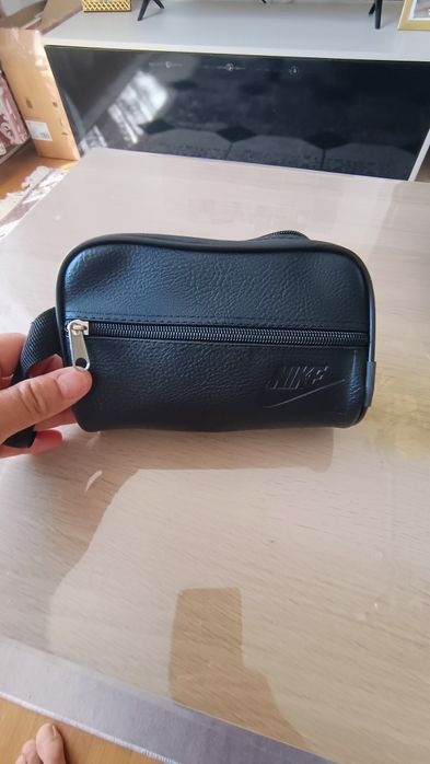 Borsetă pentru el și ia