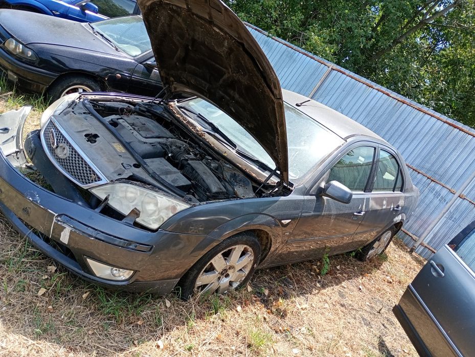 Vând piese second-hand