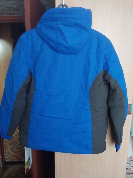 Куртка зимняя на мальчика.