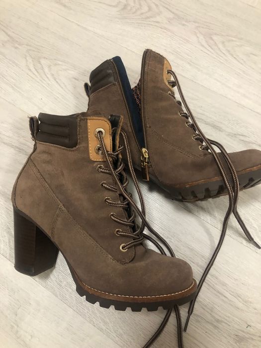 Tommy естествен велур боти