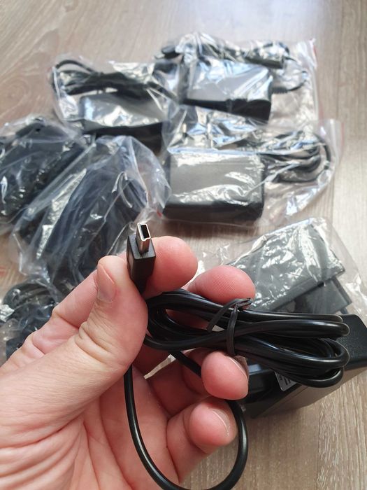 300 броя USB зарядни за GPS навигация на пакетна цена