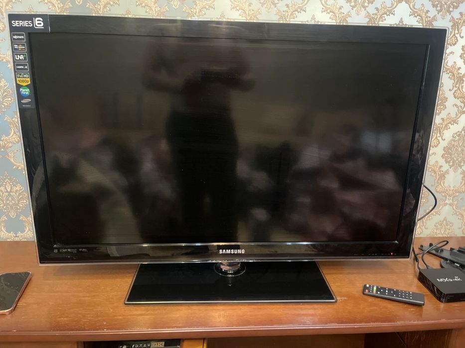 Телевизор SAMSUNG