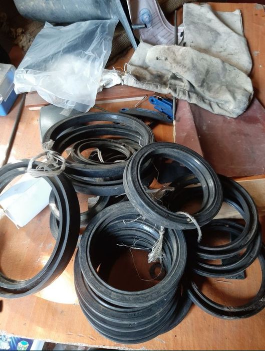 Ремни клиновые и сальники