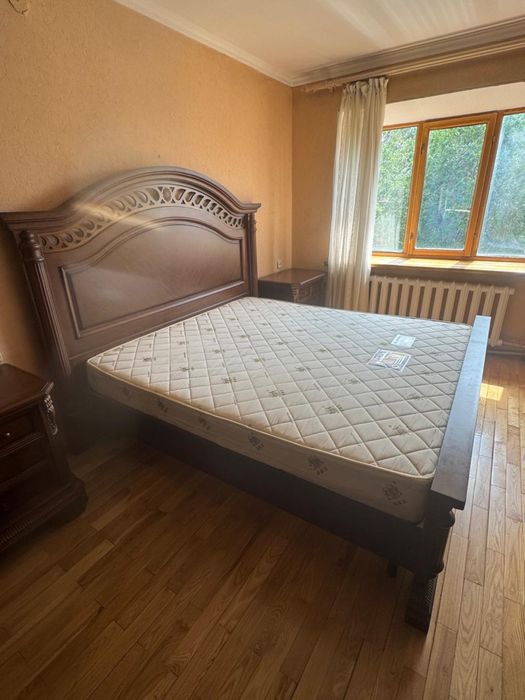 Продам спальный гарнитур